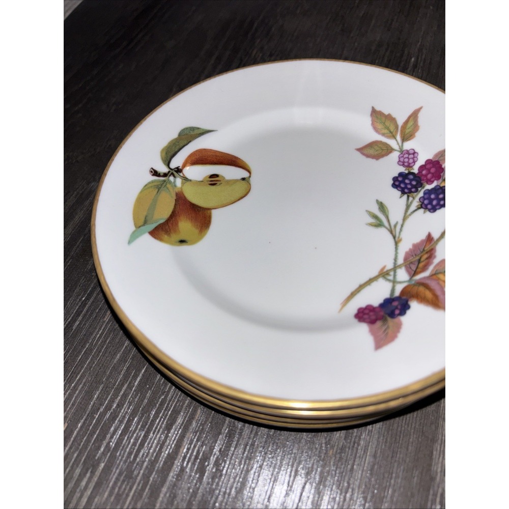Royal Worcester EVESHAM GOLD Trim 6 1/2" Bread and Butter Plates Set of 4 - Picture 4 of 6